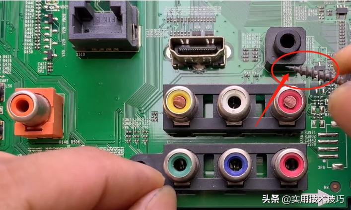 电视机av线断在插孔里了怎么办,电视盒子av线怎么接电视机