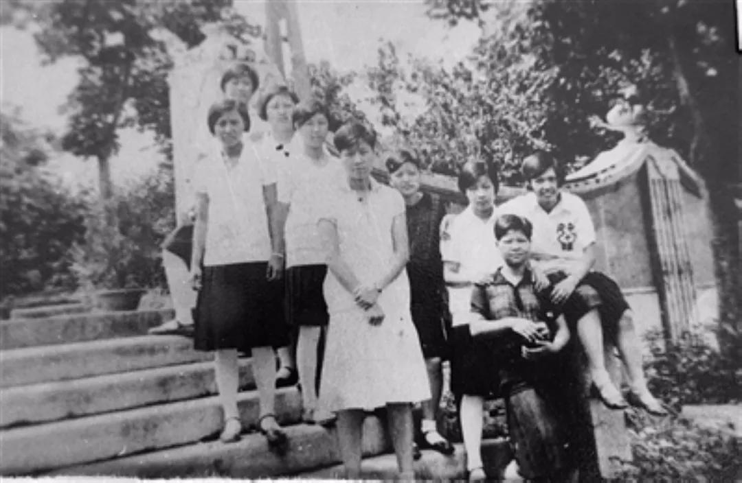 抗日战争女兵阵亡,八路女兵壮烈牺牲