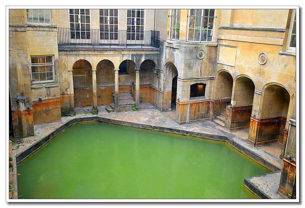 英国罗马巴斯温泉有多深,英国巴斯温泉古城