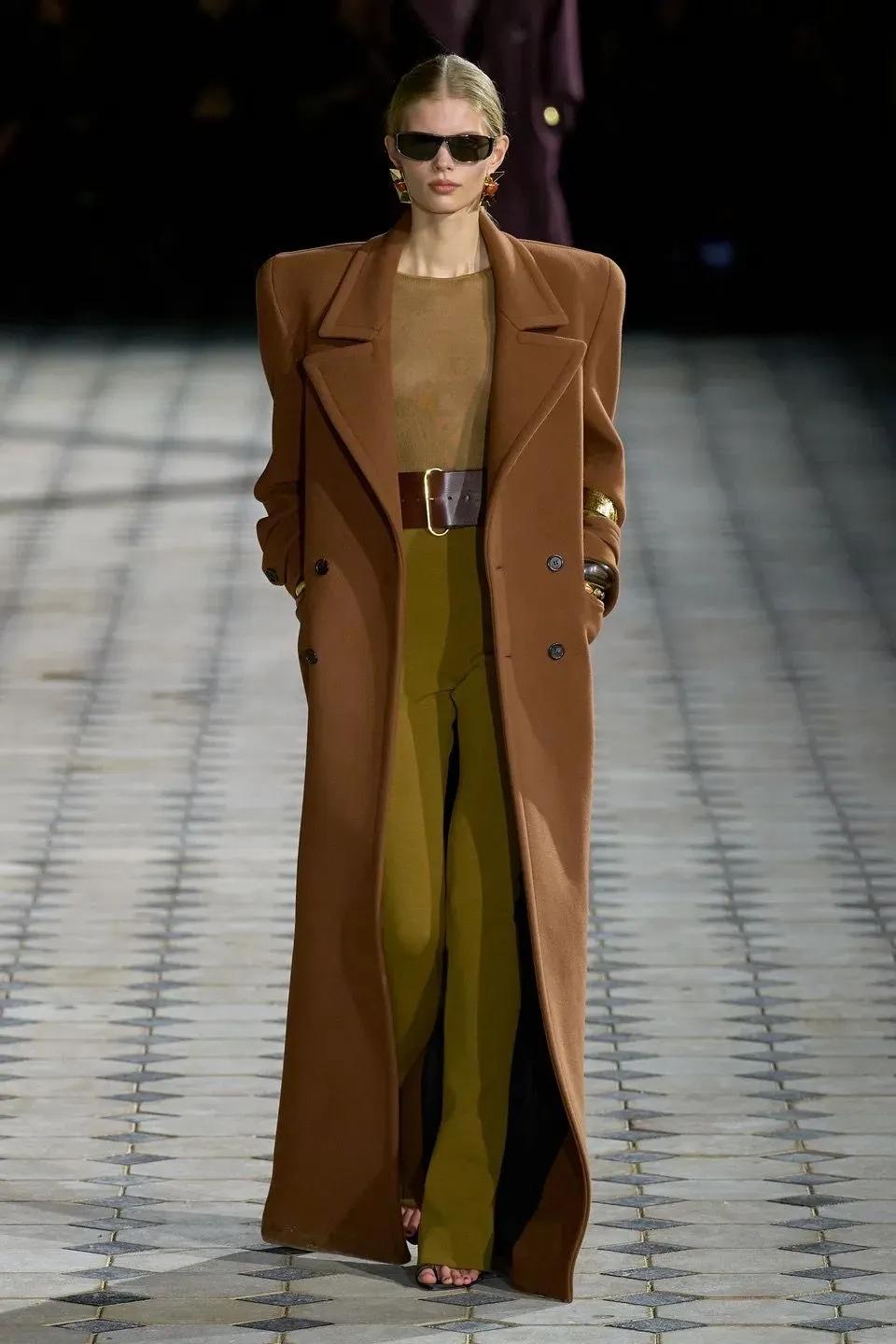 rose巴黎时装周幕后花絮,巴黎时装周ysl凯特摩丝