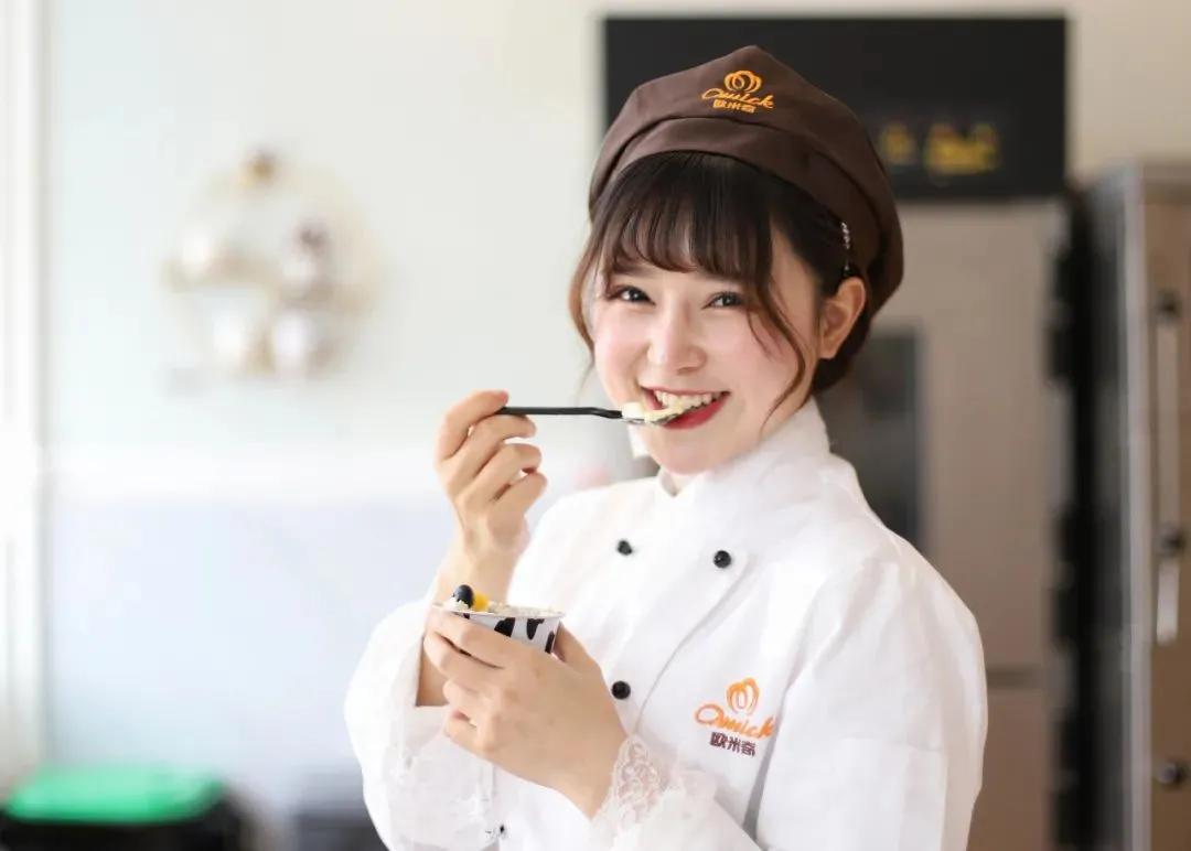 在重庆学习西点烘焙前景怎么样,西点烹饪就业前景