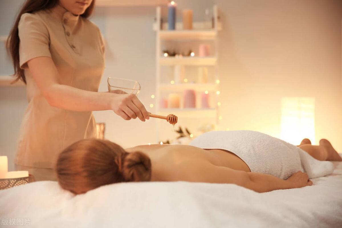 足疗店老板赚钱模式,开足疗店老板生意不好怎么办