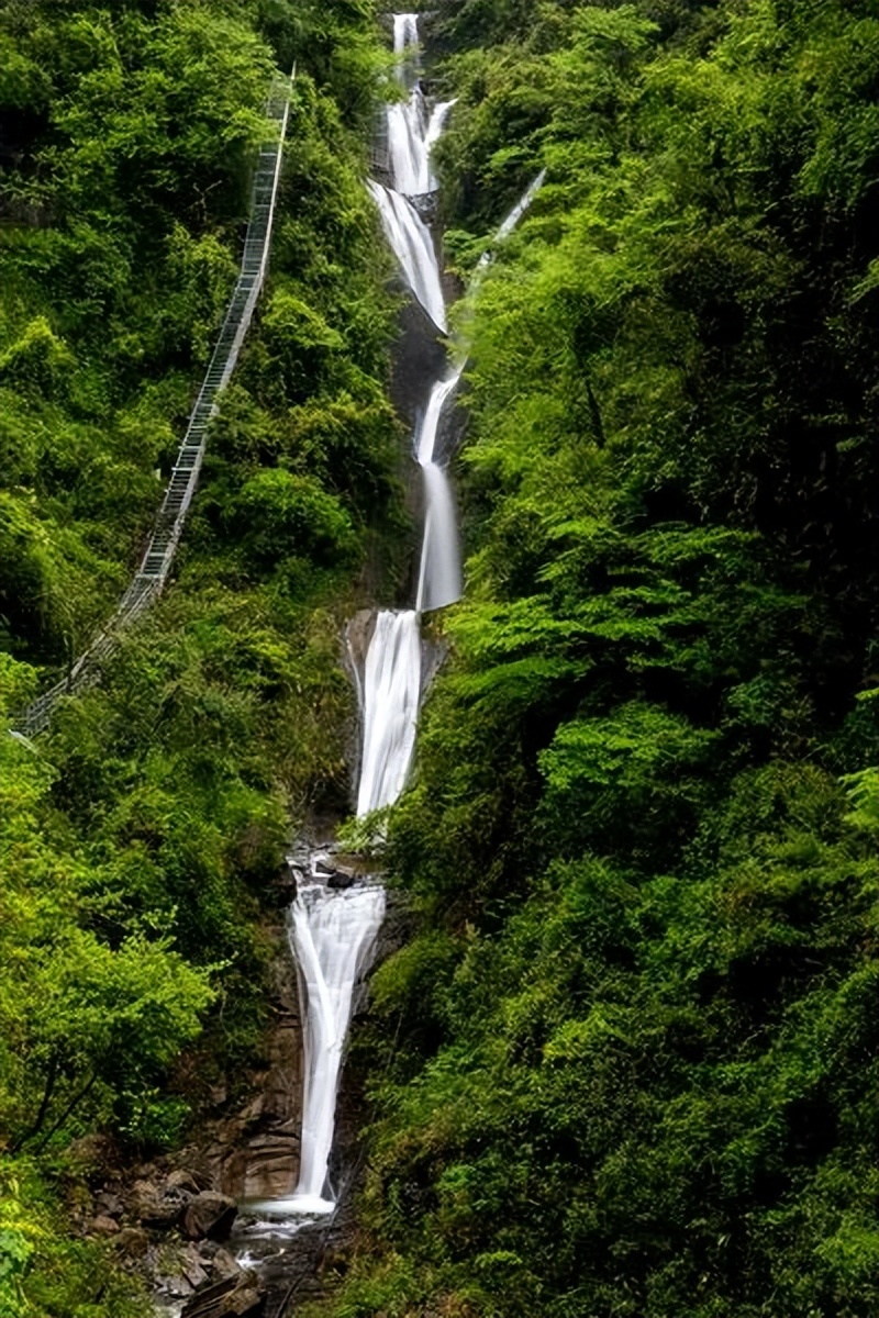 遨游中国小新闯天门山,张家界之旅天门山留影