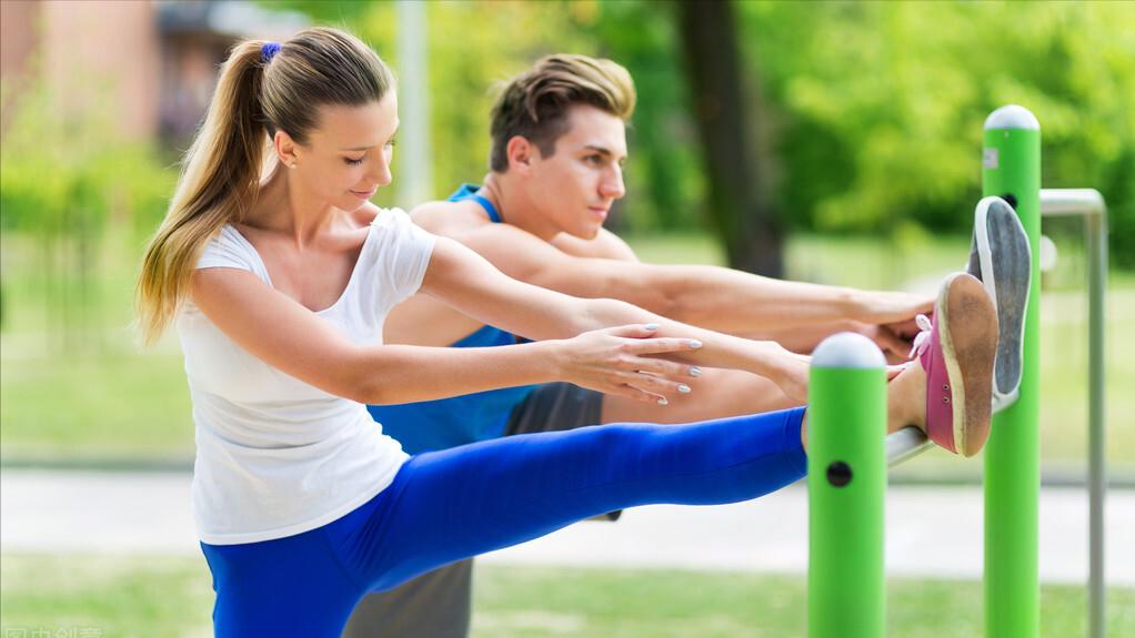 美国一女子穿短牛仔裤进急救室,美国女子穿牛仔短裤新闻