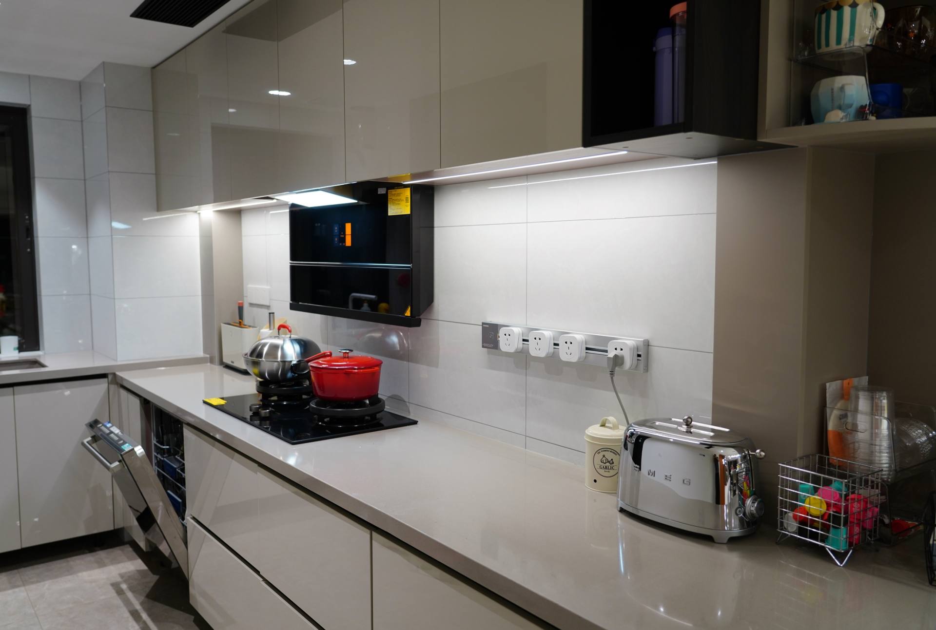 罗格朗和西门子的插座开关哪个好,开关插座面板罗格朗和施耐德对比