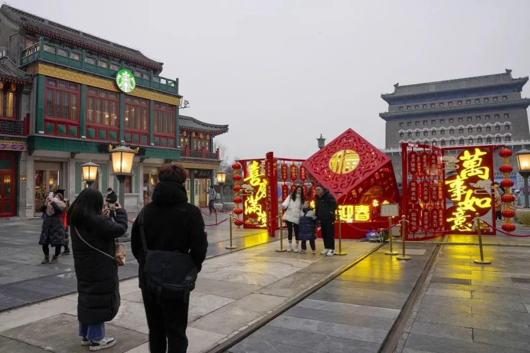 东城因你而美｜从凌晨到日暮，“亮”出年味儿的背后……