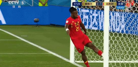 C罗：足球场的黑历史gif