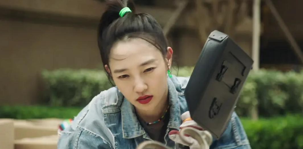 花边新闻缠身的她，又靠着演技“杀”回来了