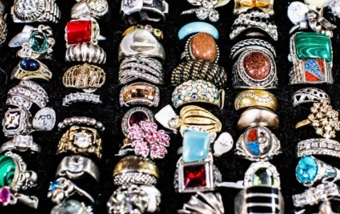 大牌珠宝的材质,君雅珠宝解析戴珠宝带来的好处