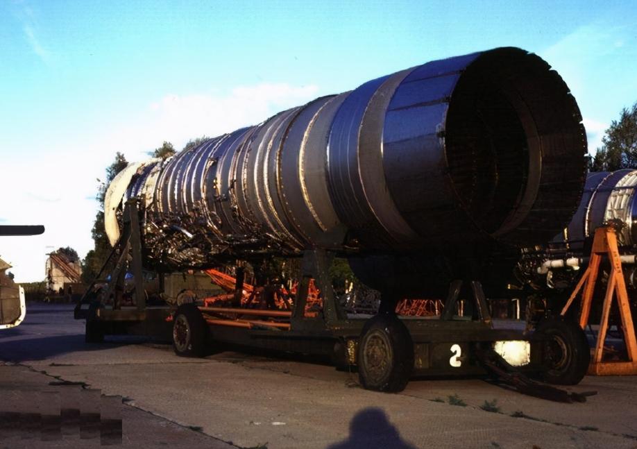 缇庝縿闄愬埗鍐涚伀鏉＄害,缇庝縿杈炬垚鍗忚绂佹鍗栬埅绌哄彂鍔ㄦ満