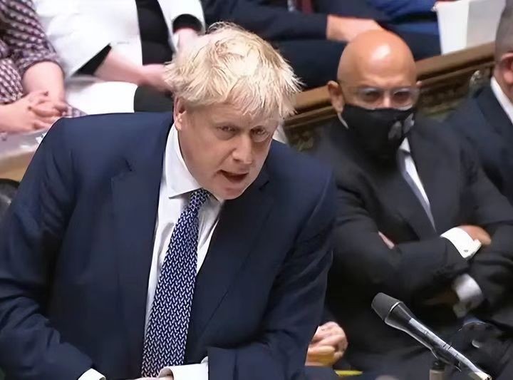 端碗吃饭放碗骂娘,端碗吃肉放筷骂娘