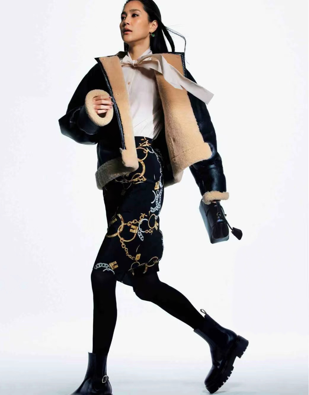 红格子大衣的穿搭技巧,穿大衣有技巧这样穿才好看