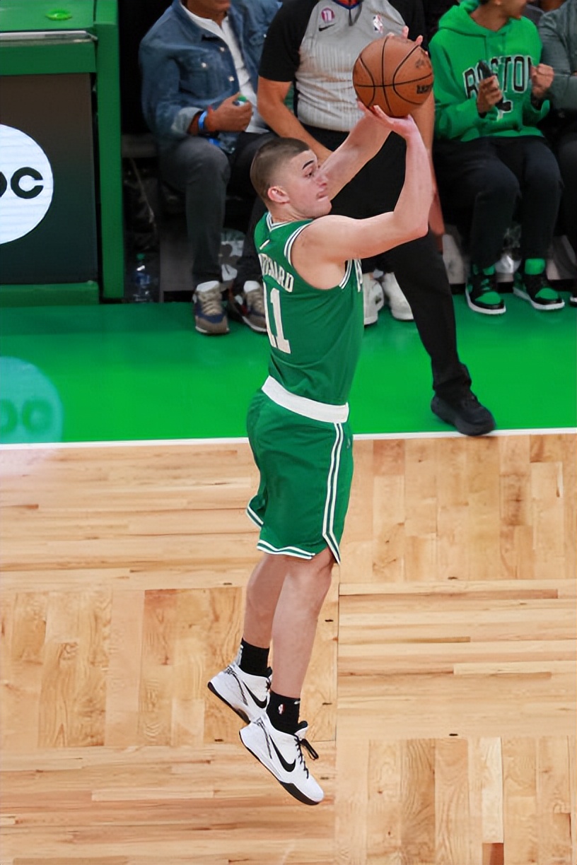 nba热火队对绿军集锦,总决赛湖人vs热火浓眉上脚球鞋