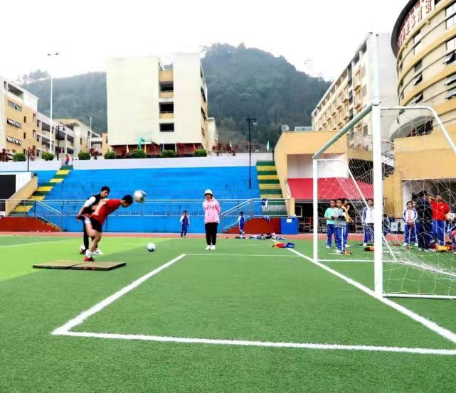 桂林中国青少年足球特色学校,喜报教育部特色足球示范校