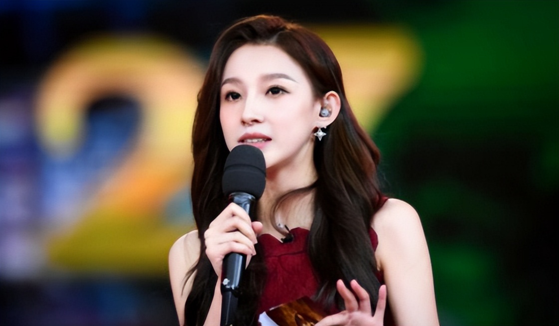 春晚新主持人马凡舒视频,春晚主持人马凡舒妆容解析