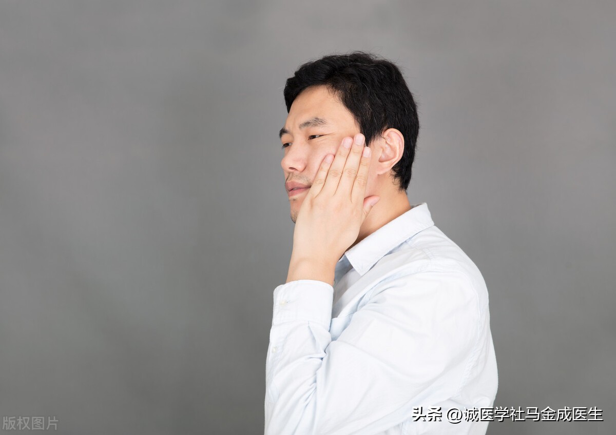 口苦耳鸣流泪失眠吃什么药,口苦两肋痛失眠吃什么药