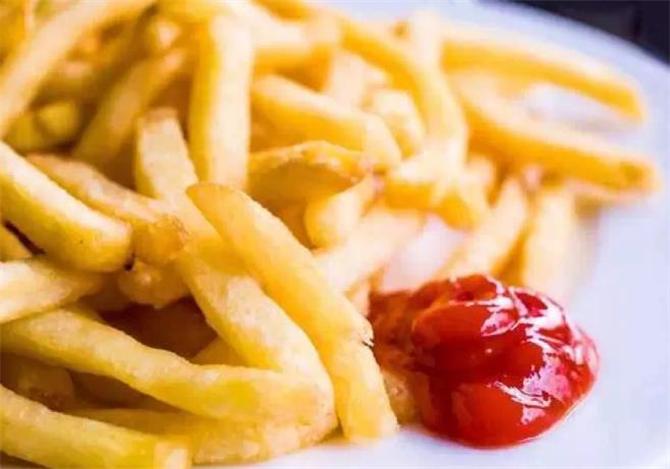 如何炸薯条脆而不软,家庭炸薯条最简单做法