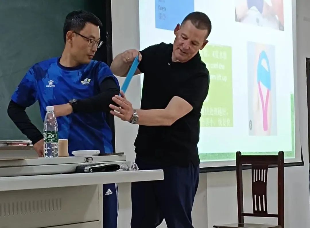 呼和浩特市赛罕区青少年足球培训,呼和浩特市足球成人培训