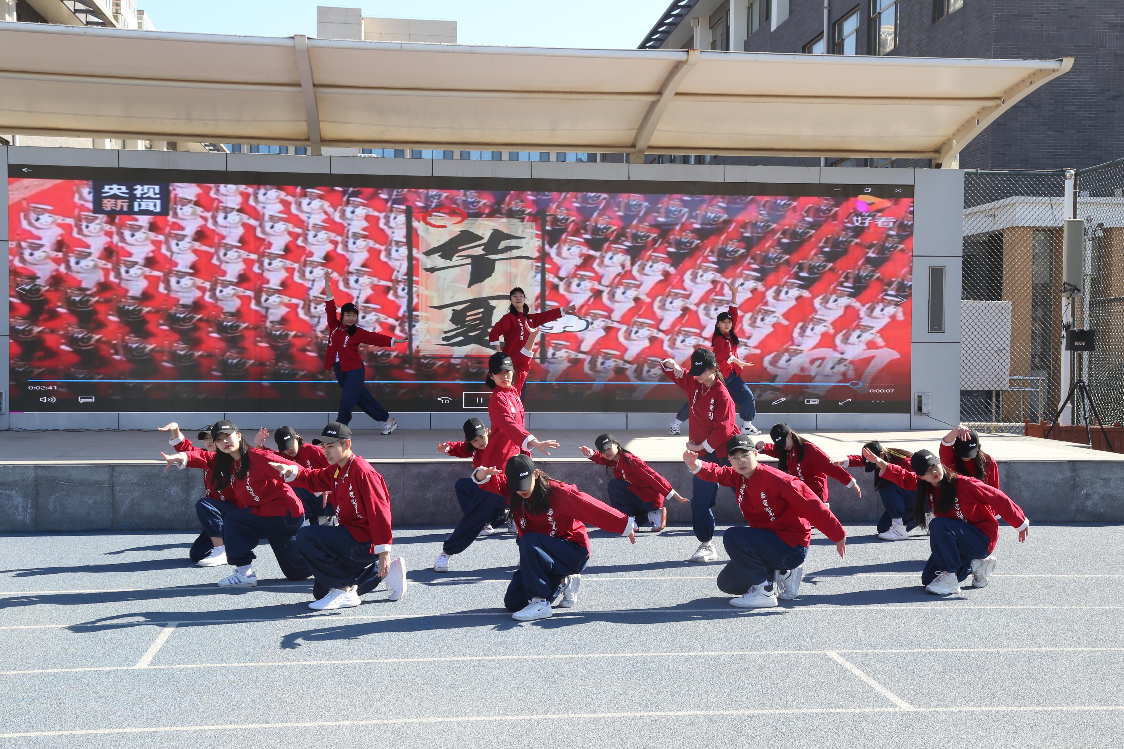 逐梦新学期一起向未来海报,逐梦新学期一起向未来内容