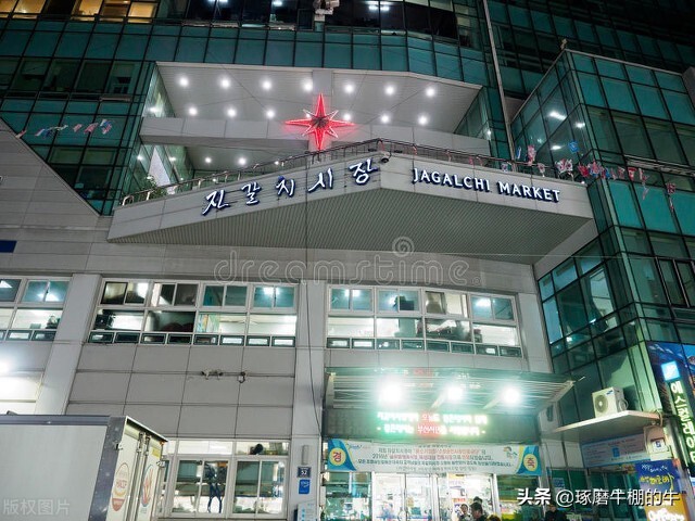 大连天津街曾经很辉煌,大连天津街步行街实景