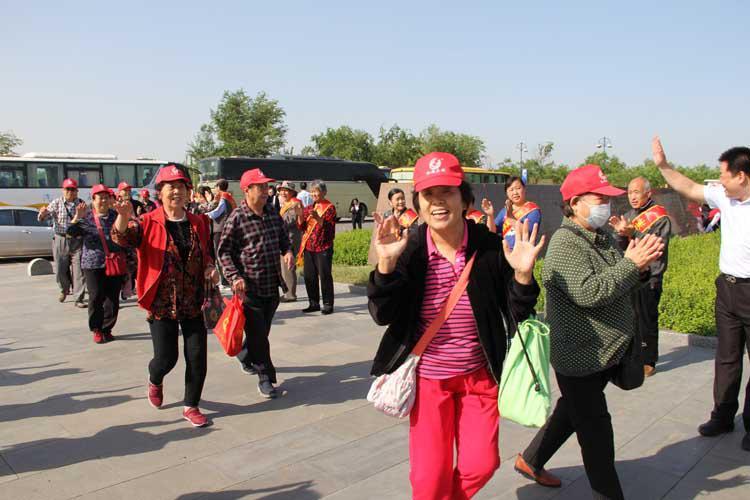 旅游被导游诱导消费怎么投诉,跟团旅游自愿购物会被导游骂吗