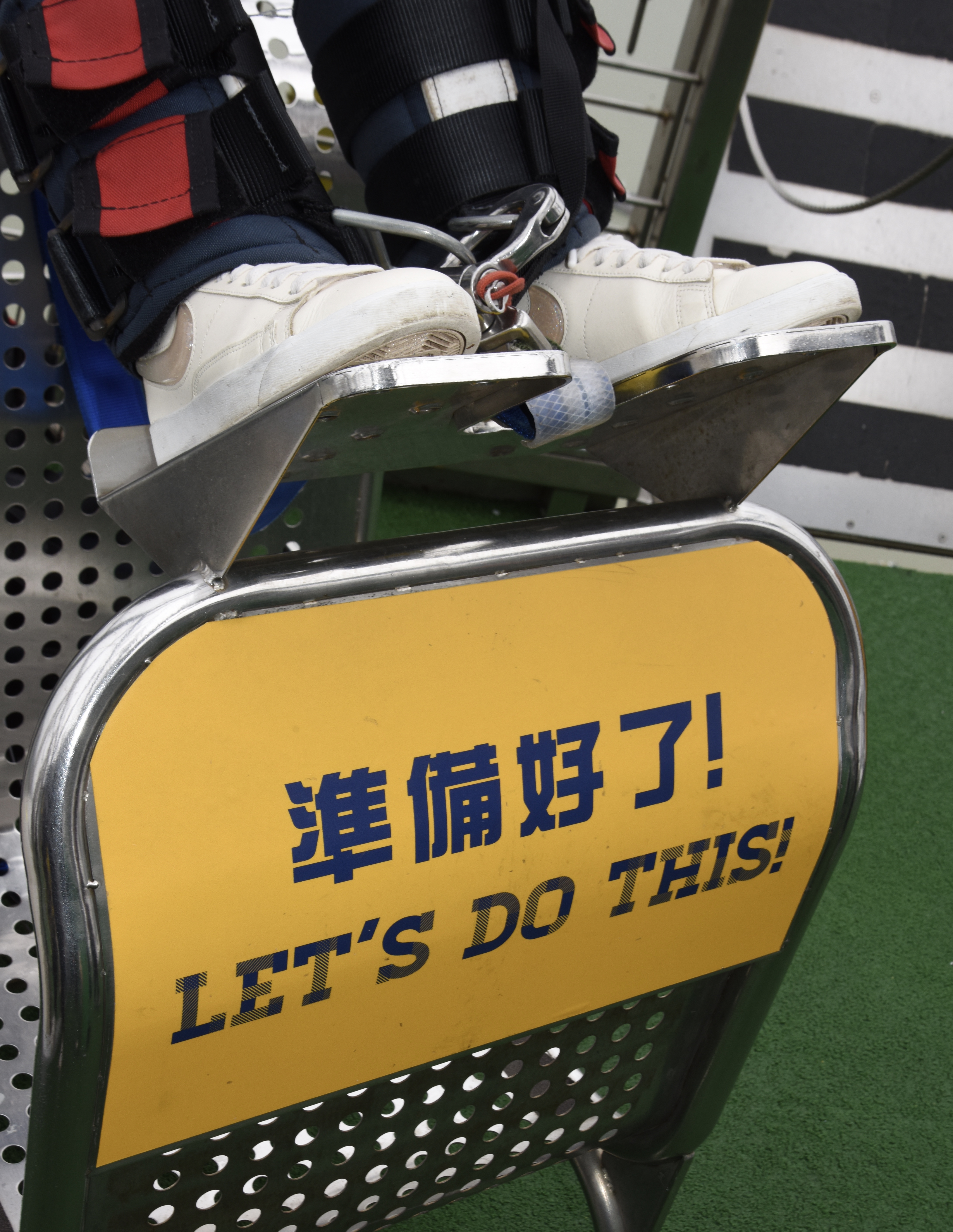 在澳门塔里面看蹦极,在澳门蹦极