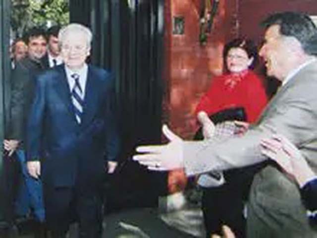 米洛舍维奇为什么下台,米洛舍维奇死因真相