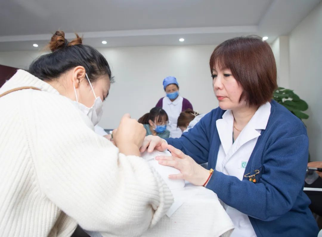 三八节彩绘活动,三八妇女节彩绘图