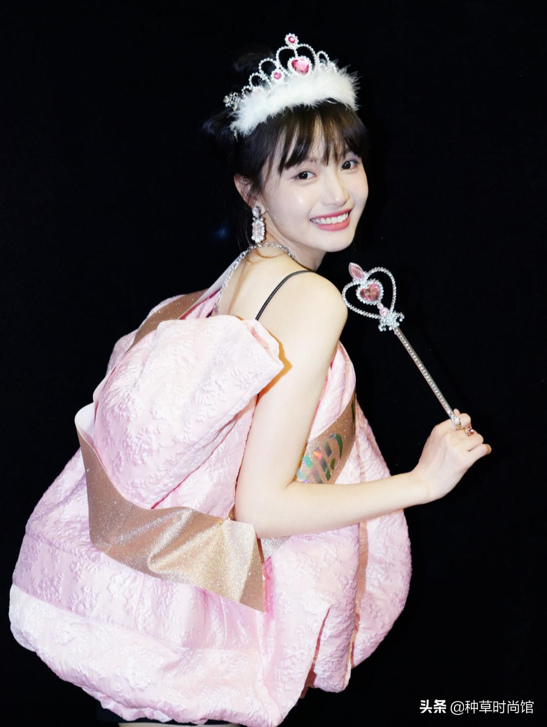 八字刘海怎么打理才不会显头秃,12岁圆脸头秃长发适合剪什么刘海