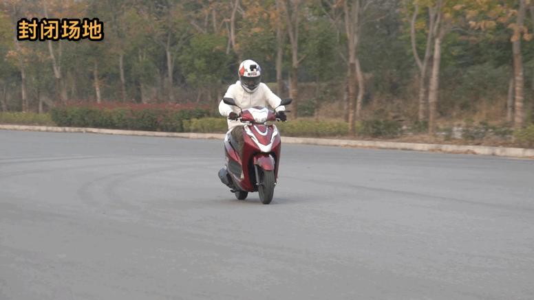 本田lead125综合评测,降价3000的本田lead125值得购买吗