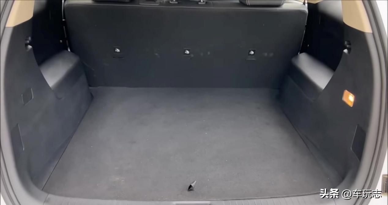 e6比亚迪新能源汽车,纯电动比亚迪e6不容忽视的亮点