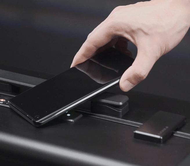 从明星到大咖,为何大家都喜爱“箱包界的苹果”?