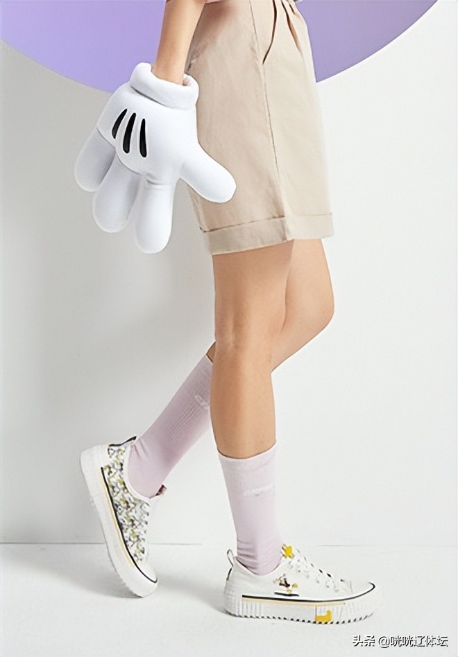 斐乐和安踏怎么价格差那么多,安踏斐乐2019