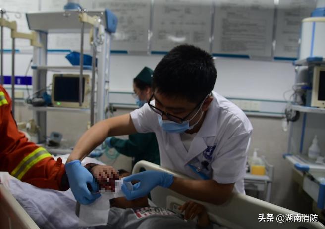 儿童被自行车夹住手,小孩被自行车夹出血手指了怎么办