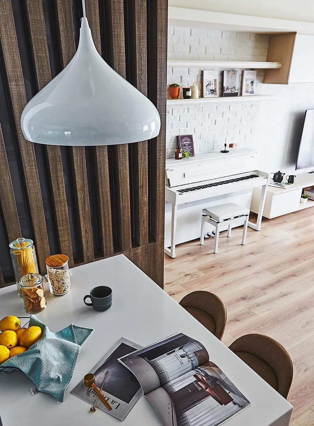 玻璃隔断在家居设计中的运用,半墙玻璃隔断好看又实用