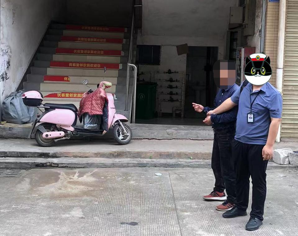 男子半夜捡废品被查,男子凌晨捡废品被查