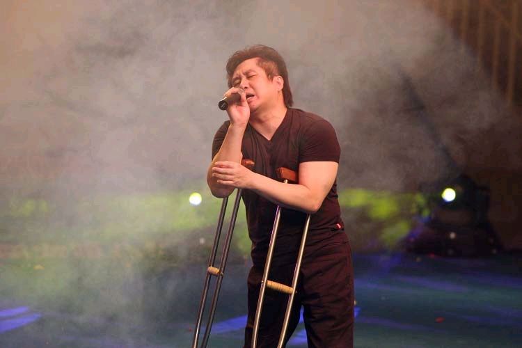 郑智化：因《水手》爆红，不到40岁就隐退歌坛，如今他生活怎样？