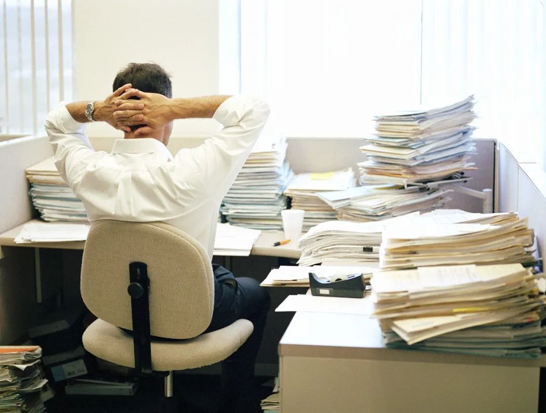 公司半死不活该留还是去,公司半死不活怎么破局