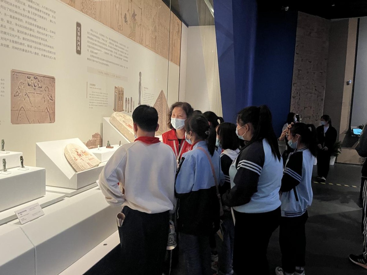 感悟先贤智慧，弘扬传统文化！郑州长明中学开展春季研学活动