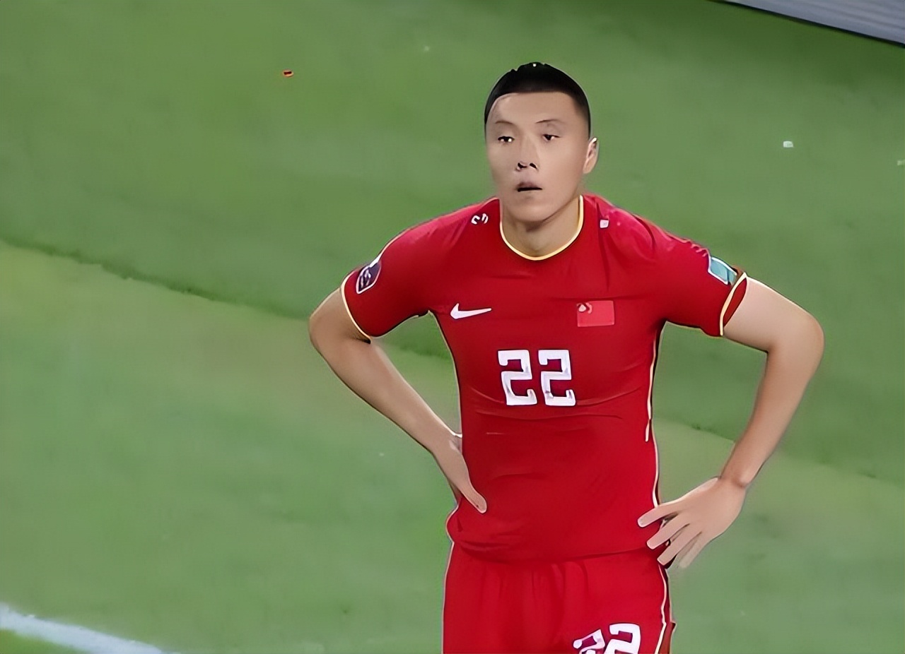 李霄鹏痛失归化球员,中国男足主帅李霄鹏最新消息