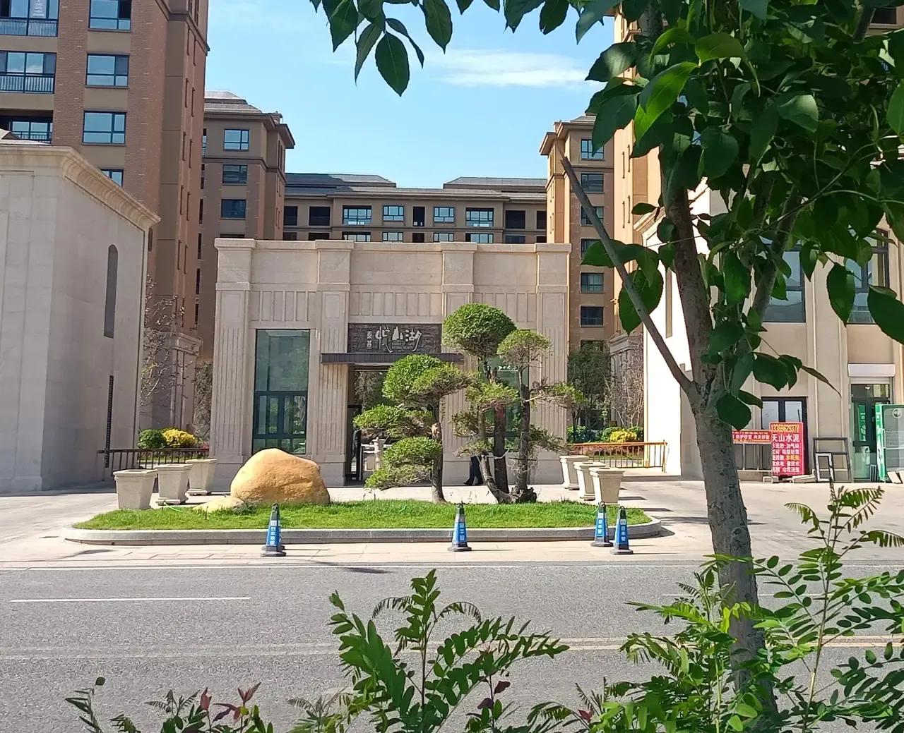 乌鲁木齐小区免费公交路线,乌鲁木齐距离哪里最近