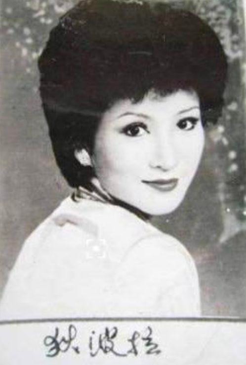 谢贤风流情史：38岁娶台湾第一玉女，43岁娶港姐冠军，69岁爷孙恋