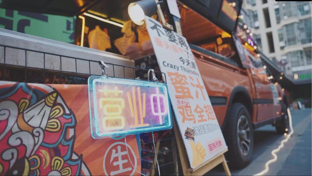 摆摊卖淀粉肠真的能赚钱吗,摆摊卖淀粉肠批发多少钱