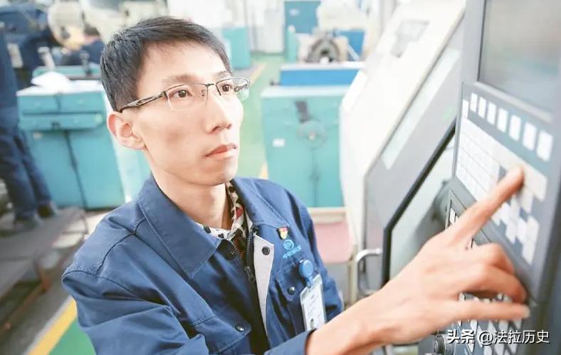 给你1000万离开中国！美国开出天价薪资，只为挖走一名中国技校生