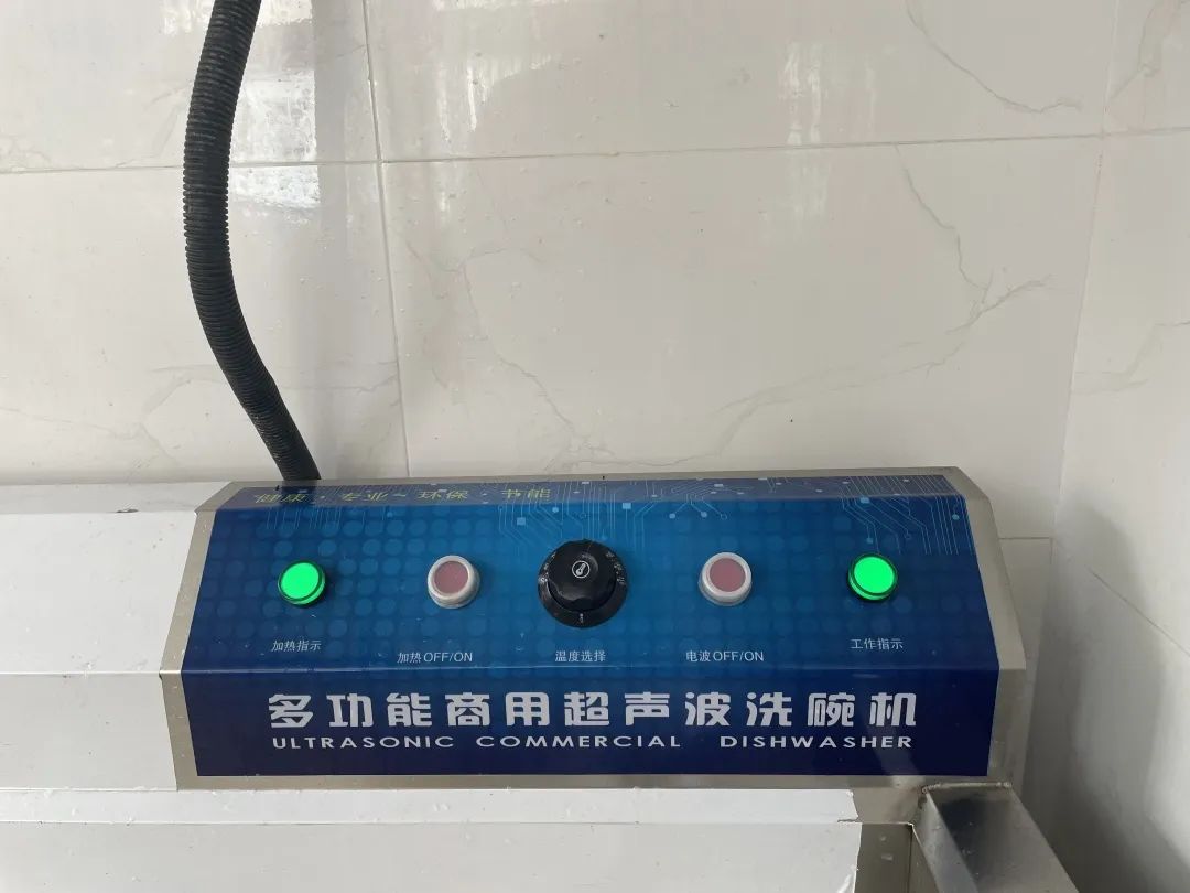 这家老少皆宜的社区食堂真香,这家社区食堂成老年人的欢乐之家