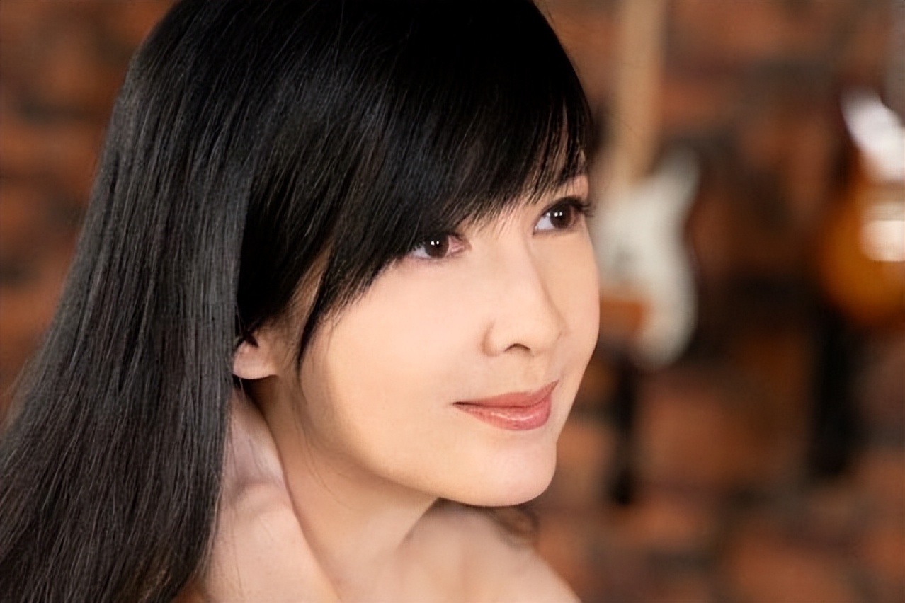 宝丽金四朵金花vs滚石四朵金花,宝丽金公认四朵金花