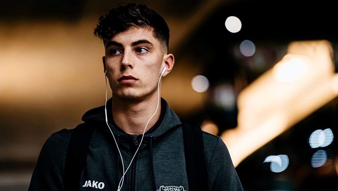 世界杯看球赛,世界杯看球赛的人多震撼