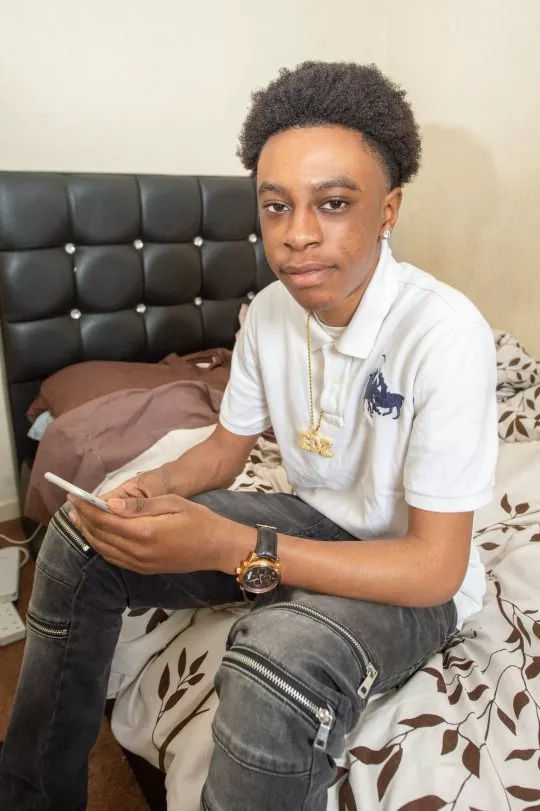 16岁少年创业赚了1个亿,16岁靠自己赚了一万块