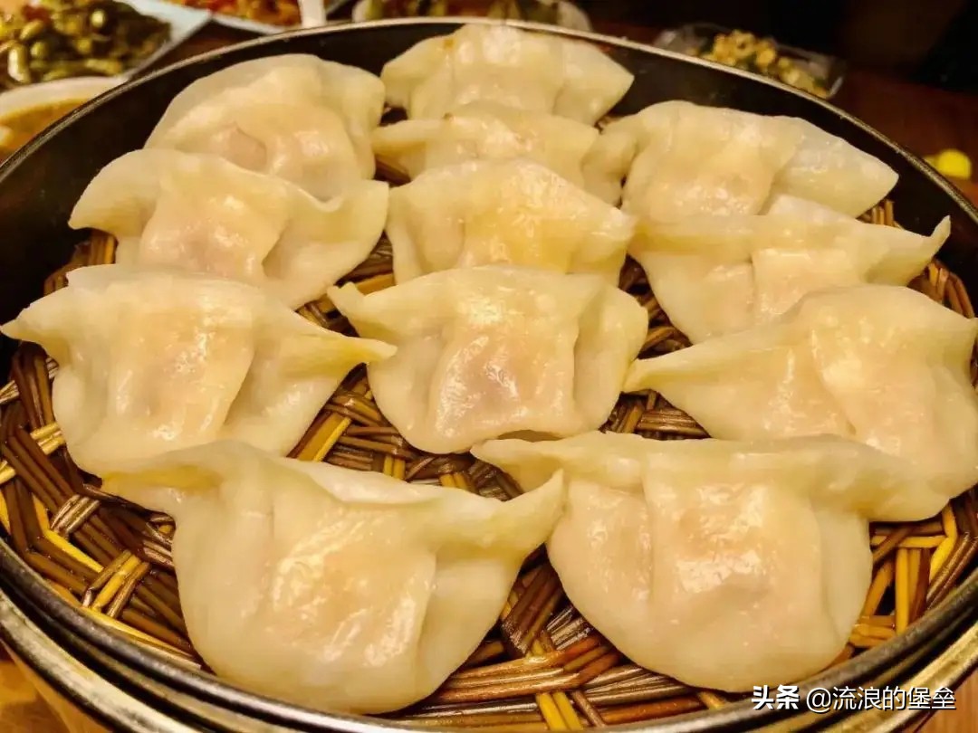 东北冻梨是南方人的暗黑美食,东北的美味特色菜