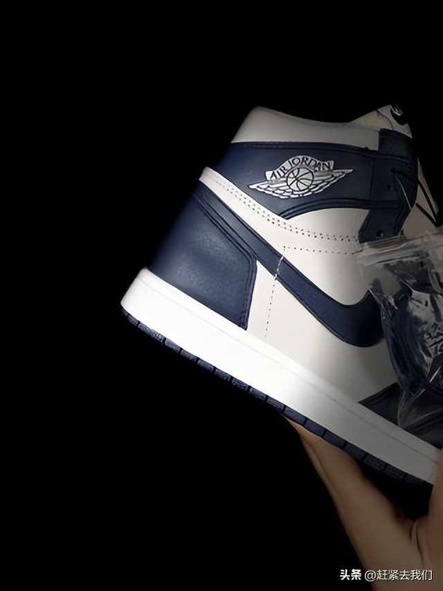 复古蓝色配什么颜色好看,黑色和复古蓝哪个颜色好搭配